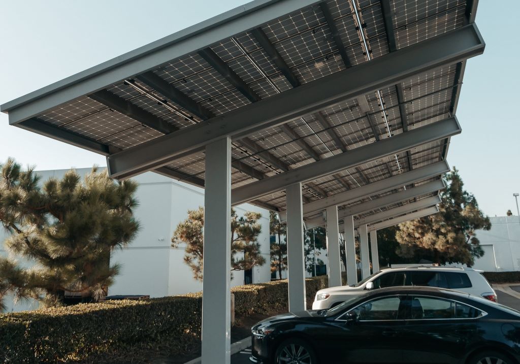 Solarcarport-Pflicht: Wo gilt sie und was gibt es zu beachten? | Klimaworld